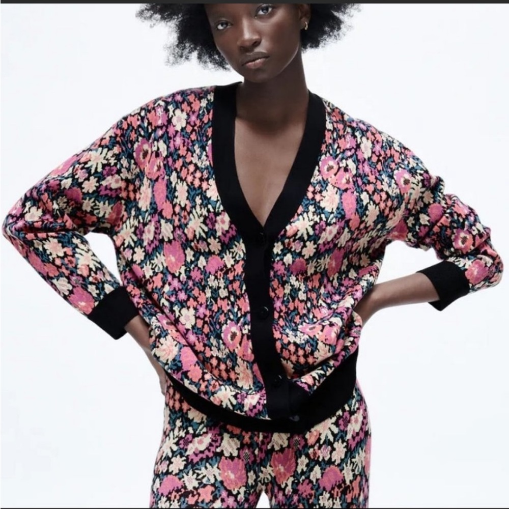 Zara Pink Black Floral Jacquard Knit Sweater V Neck Cardigan